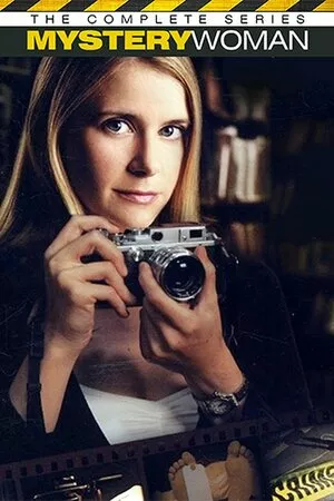 Жінка, яка любить детективи / Таємнича жінка онлайн